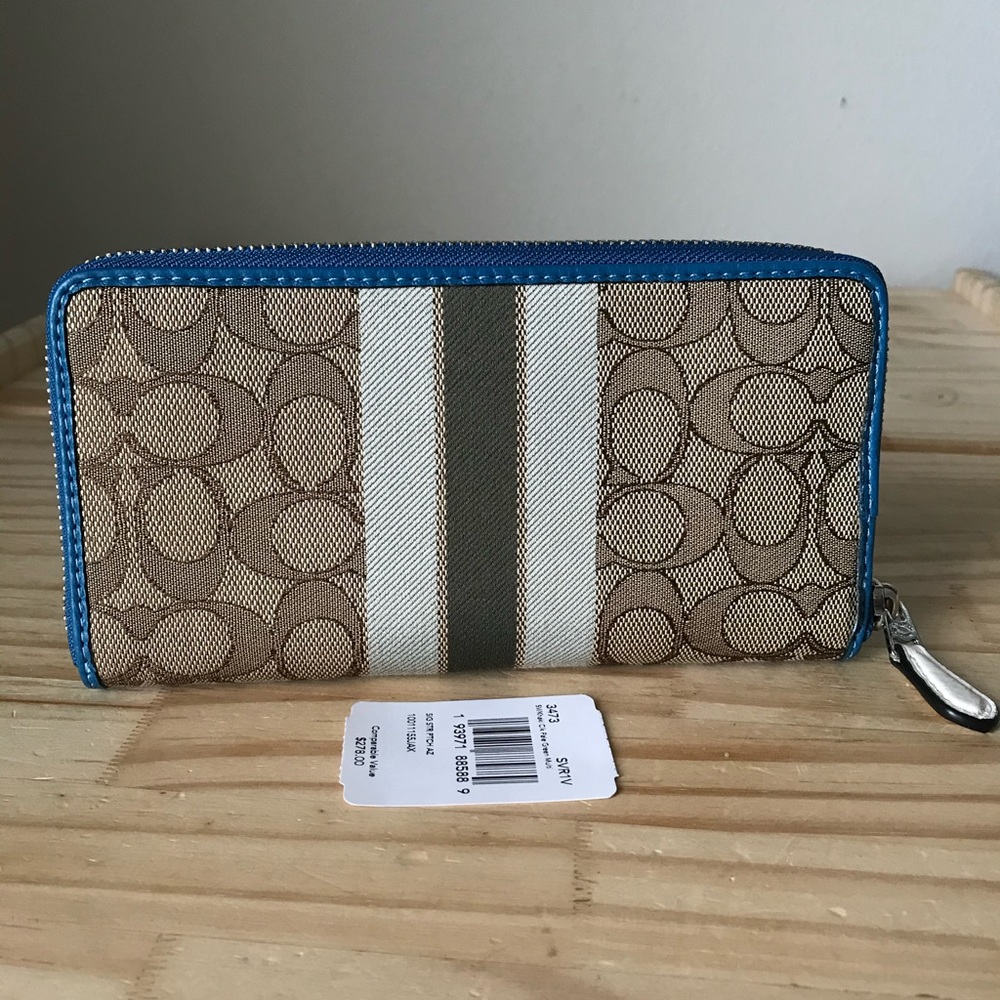 Coach wallet🎈🎈 - Picture 3 of 6